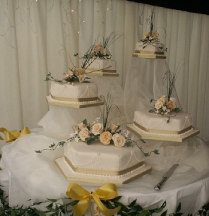 5 Tier Wedding Cake on pedestals, Annes Cakes For All Occasions, Sudbury, Suffolk, Bury St Edmunds, Ipswich